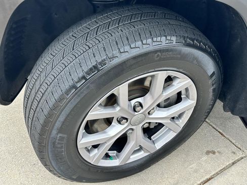 Used 2022 Jeep Grand Cherokee L Limited w/ Luxury Tech Group II image 28