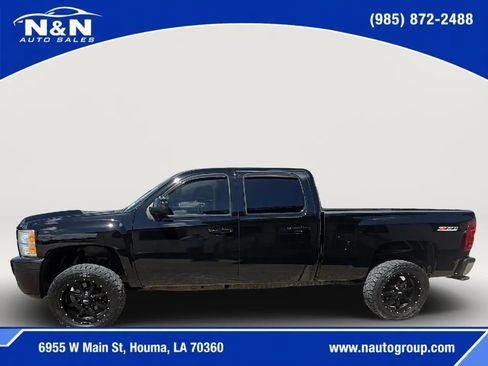 Used 2014 Chevrolet Silverado 2500 LTZ w/ LTZ Plus Package AWD/4WD image 2