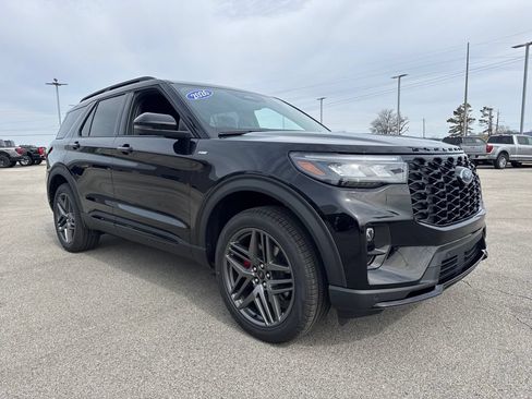 New 2026 Ford Explorer ST-Line w/ ST-Line Street Pack AWD/4WD image 9
