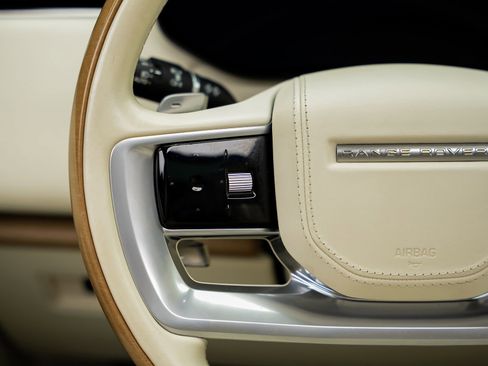 Used 2024 Land Rover Range Rover SV image 47