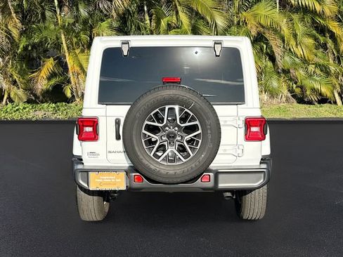 Used 2026 Jeep Wrangler Sahara image 6