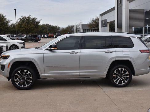 Used 2022 Jeep Grand Cherokee L Overland image 12