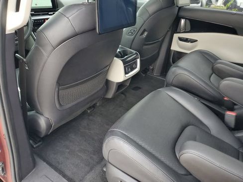 Used 2024 Kia Carnival SX Prestige FWD image 8