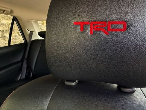 Used 2020 Toyota 4Runner TRD Off-Road Premium AWD/4WD image 18