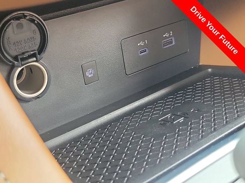 Used 2025 Nissan Pathfinder Platinum FWD image 12