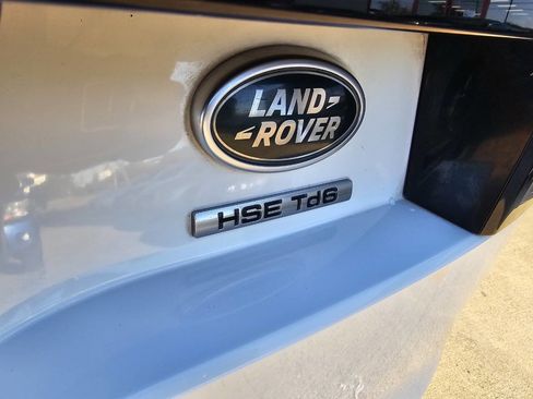 Used 2019 Land Rover Discovery HSE image 18