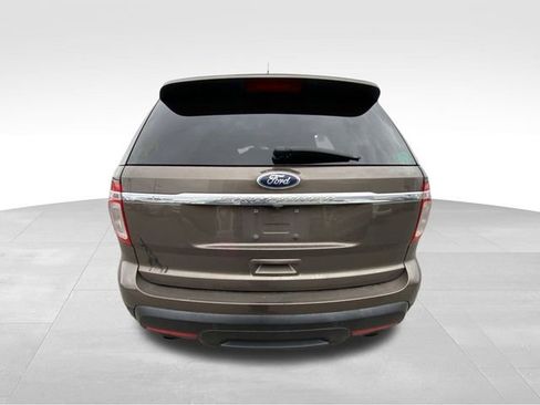 Used 2015 Ford Explorer XLT w/ Equipment Group 202B image 8