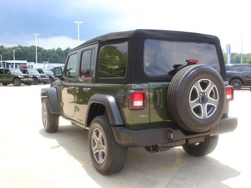 Used 2022 Jeep Wrangler Unlimited Sport AWD/4WD image 4