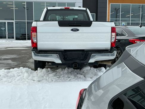 Used 2022 Ford F250 XL w/ Power Equipment Group image 4