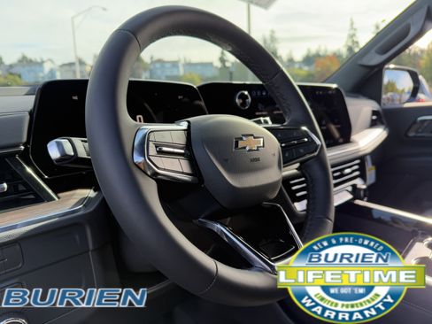 New 2026 Chevrolet Suburban Premier image 8