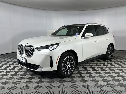 Used 2026 BMW X3 xDrive30i w/ Premium Package AWD/4WD image 3