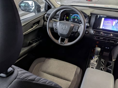 Certified 2025 Toyota Camry LE FWD image 10
