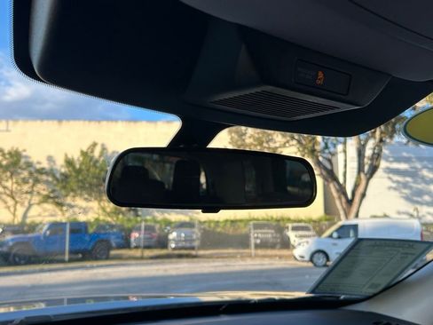 Used 2023 Nissan Pathfinder SV image 54