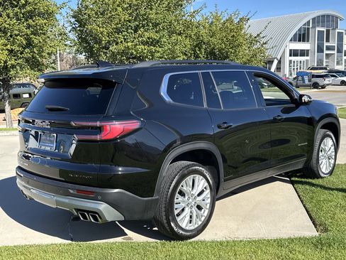 Used 2024 GMC Acadia Elevation w/ Luxury Package AWD/4WD image 5