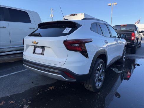Used 2025 Chevrolet Trax LT image 5
