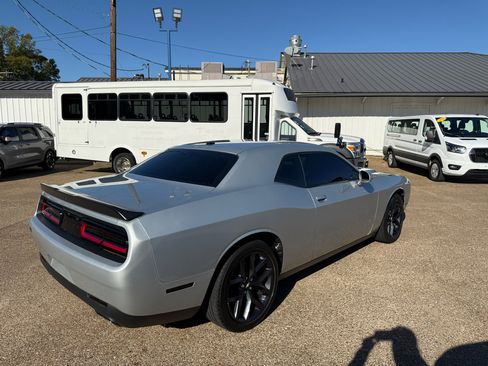 Used 2023 Dodge Challenger SXT w/ Blacktop Package image 5