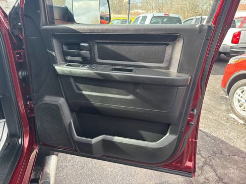 Used 2018 RAM 2500 Tradesman w/ Chrome Appearance Group image 26