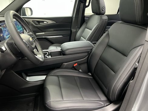 New 2025 Chevrolet Traverse LT w/ LPO, Floor Liner Package image 53
