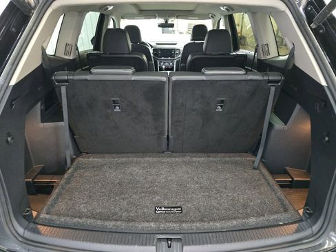 Used 2023 Volkswagen Atlas SE w/ Panoramic Sunroof Package AWD/4WD image 11