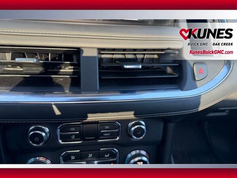 Used 2023 GMC Yukon XL AT4 image 27