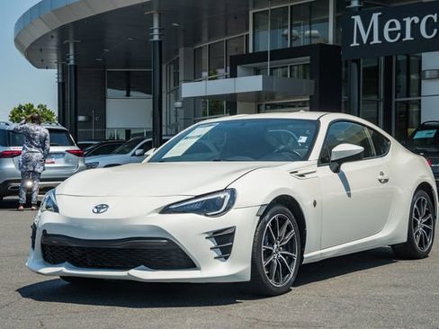 Used 2017 Toyota 86 RWD image 3