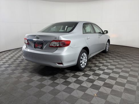 Used 2013 Toyota Corolla LE image 14