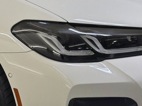 Used 2023 BMW 530i w/ M Sport Package image 11