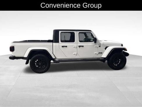 Used 2023 Jeep Gladiator Sport AWD/4WD image 7
