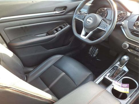 Used 2024 Nissan Altima 2.5 SR FWD image 10