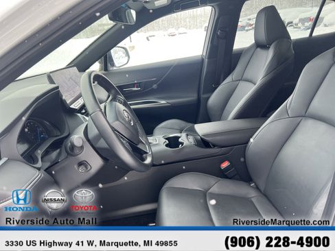 Used 2024 Toyota Venza Nightshade image 15