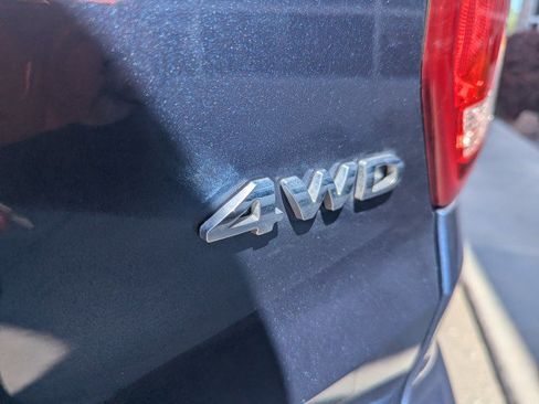 Used 2018 Ford Explorer XLT w/ Equipment Group 202A AWD/4WD image 27