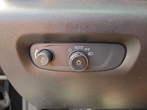 Used 2022 Chevrolet Traverse RS image 26