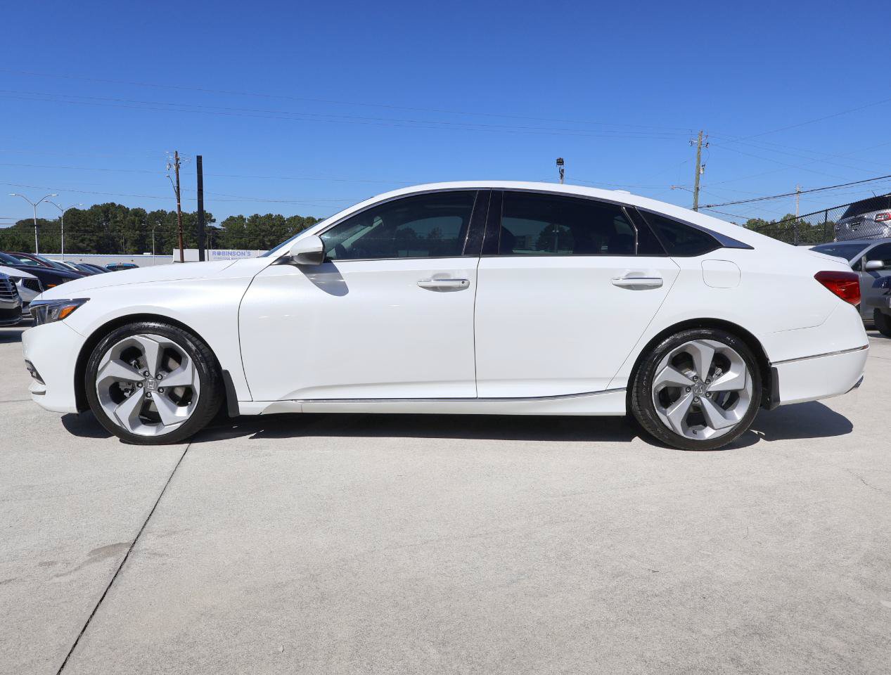 Used 2019 Honda Accord Touring image 3