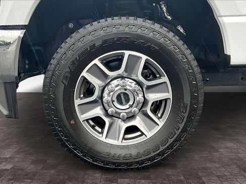 Used 2023 Ford F350 Lariat w/ Snow Plow Prep Package image 35