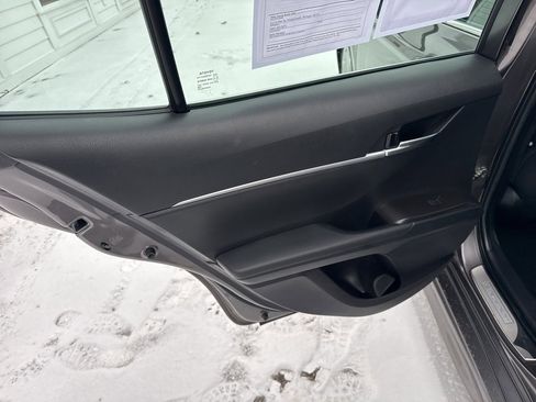 Used 2023 Toyota Camry SE image 30