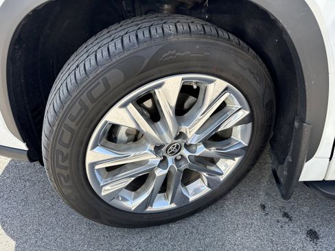 Used 2023 Toyota Highlander Limited AWD/4WD image 5
