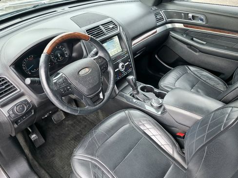 Used 2018 Ford Explorer Platinum image 15