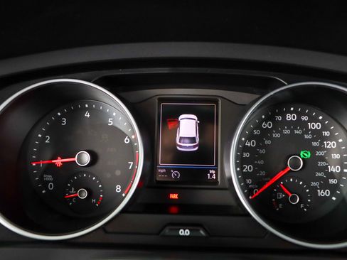 Used 2020 Volkswagen Tiguan SE w/ Panoramic Sunroof Package image 15