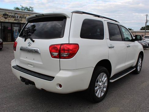 Used 2017 Toyota Sequoia Platinum AWD/4WD image 7