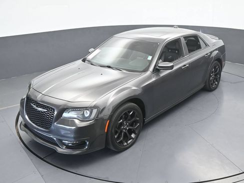 Used 2020 Chrysler 300 S w/ S Model Appearance Package RWD image 47