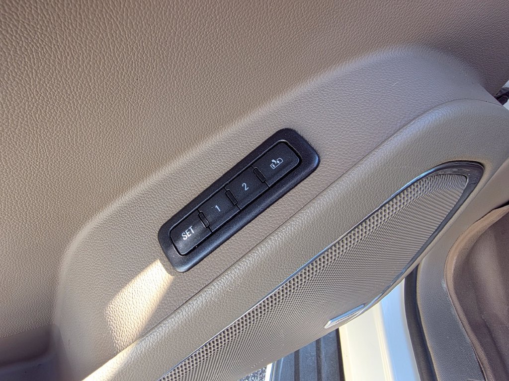 Used 2015 Chevrolet Suburban LTZ AWD/4WD image 21