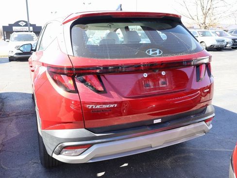 Certified 2025 Hyundai Tucson SE image 15