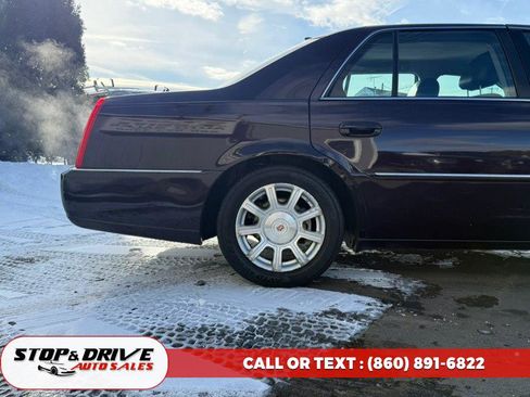 Used 2009 Cadillac DTS image 27