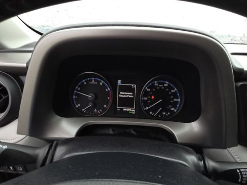 Used 2018 Toyota RAV4 Adventure AWD/4WD image 9
