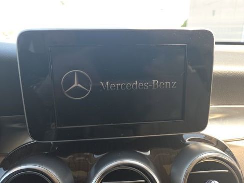 Used 2019 Mercedes-Benz GLC 300 4MATIC image 20