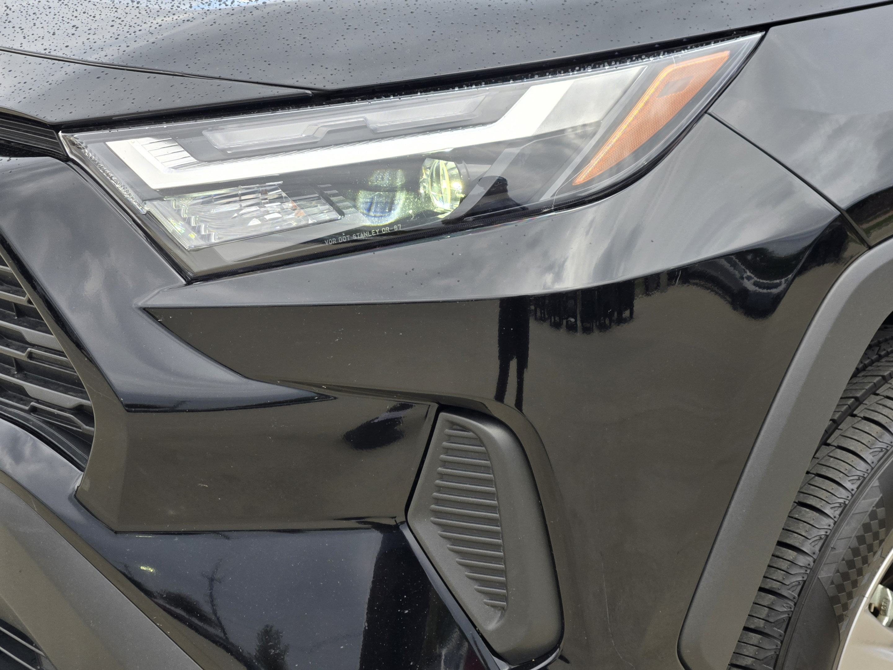 Used 2025 Toyota RAV4 XLE FWD image 28