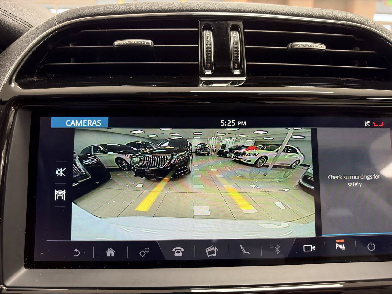 Used 2020 Jaguar XE S RWD image 18