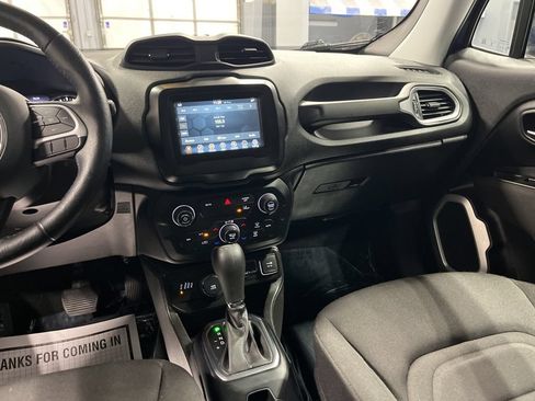 Used 2021 Jeep Renegade Latitude w/ Convenience Group AWD/4WD image 30