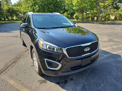 Used 2017 Kia Sorento AWD w/ LX Convenience Package image 8