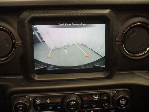 Used 2023 Jeep Wrangler Unlimited Sahara AWD/4WD image 35